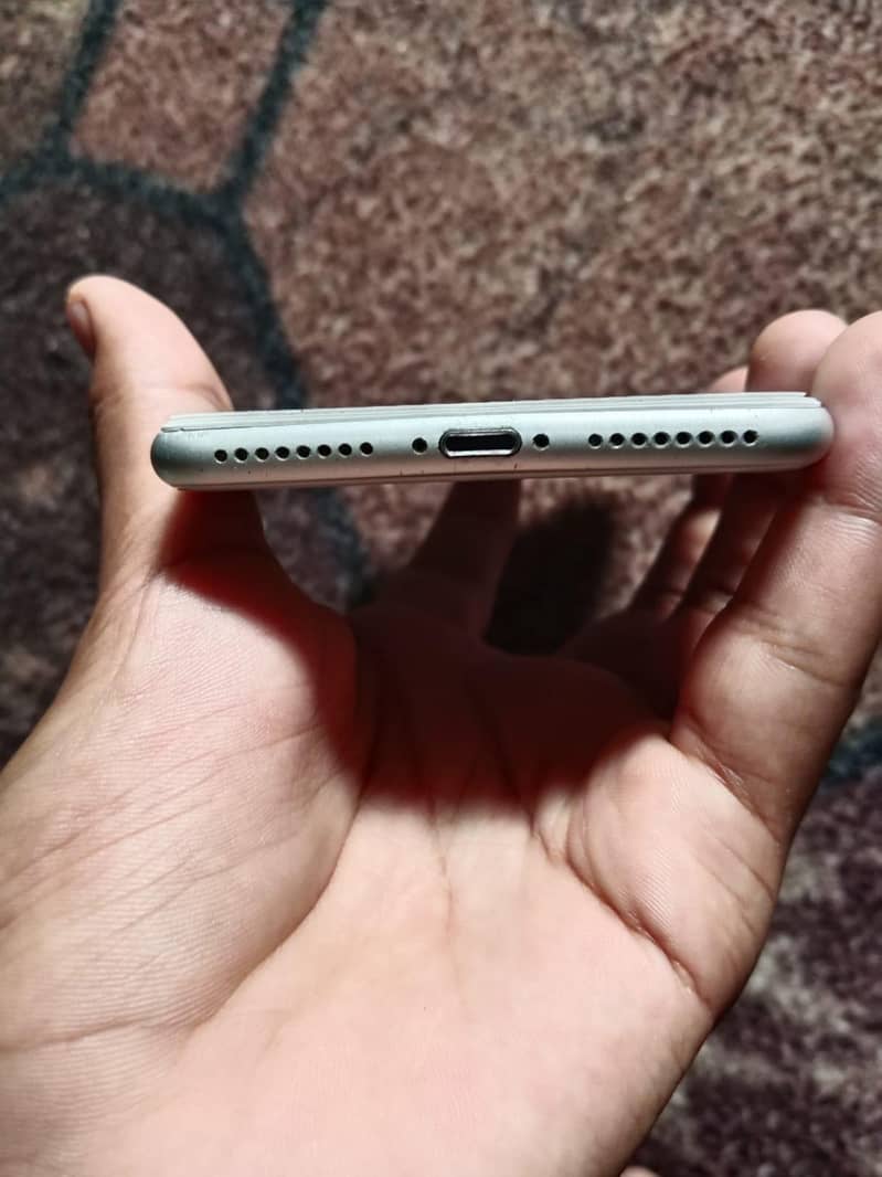 iPhone 8 Plus 2