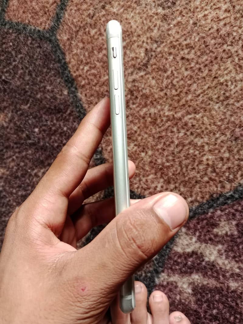 iPhone 8 Plus 4