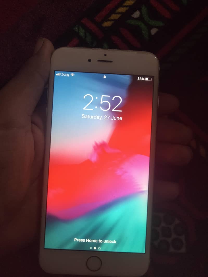 Apple iPhone 6 Plus 1