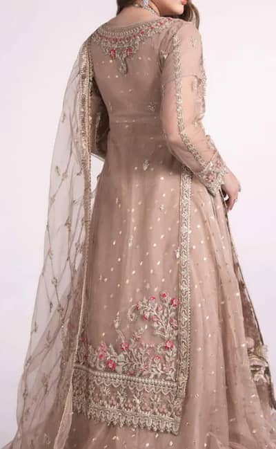 trending gown style