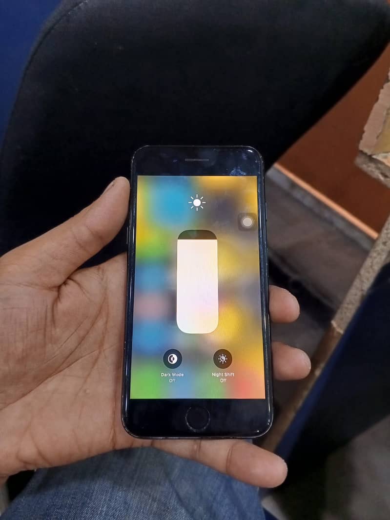 Apple iPhone 7 3
