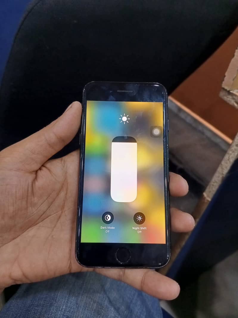 Apple iPhone 7 4