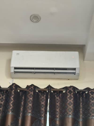GREE Split AC 1 ton inverter
