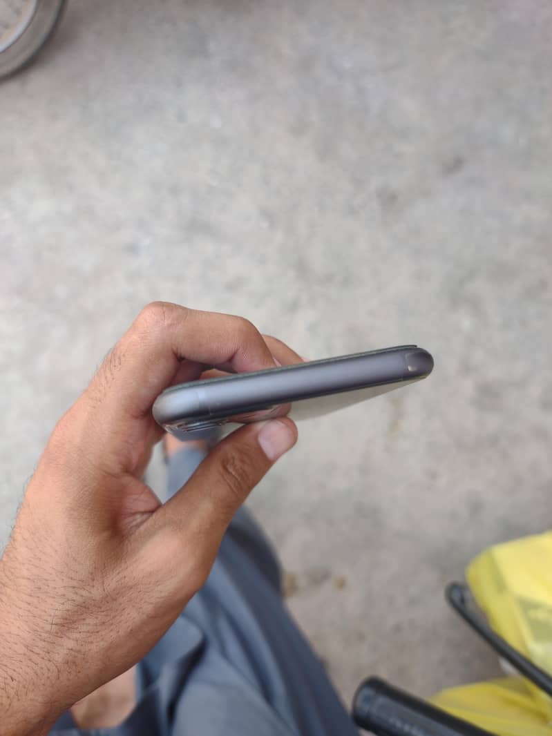 Iphone 11 4