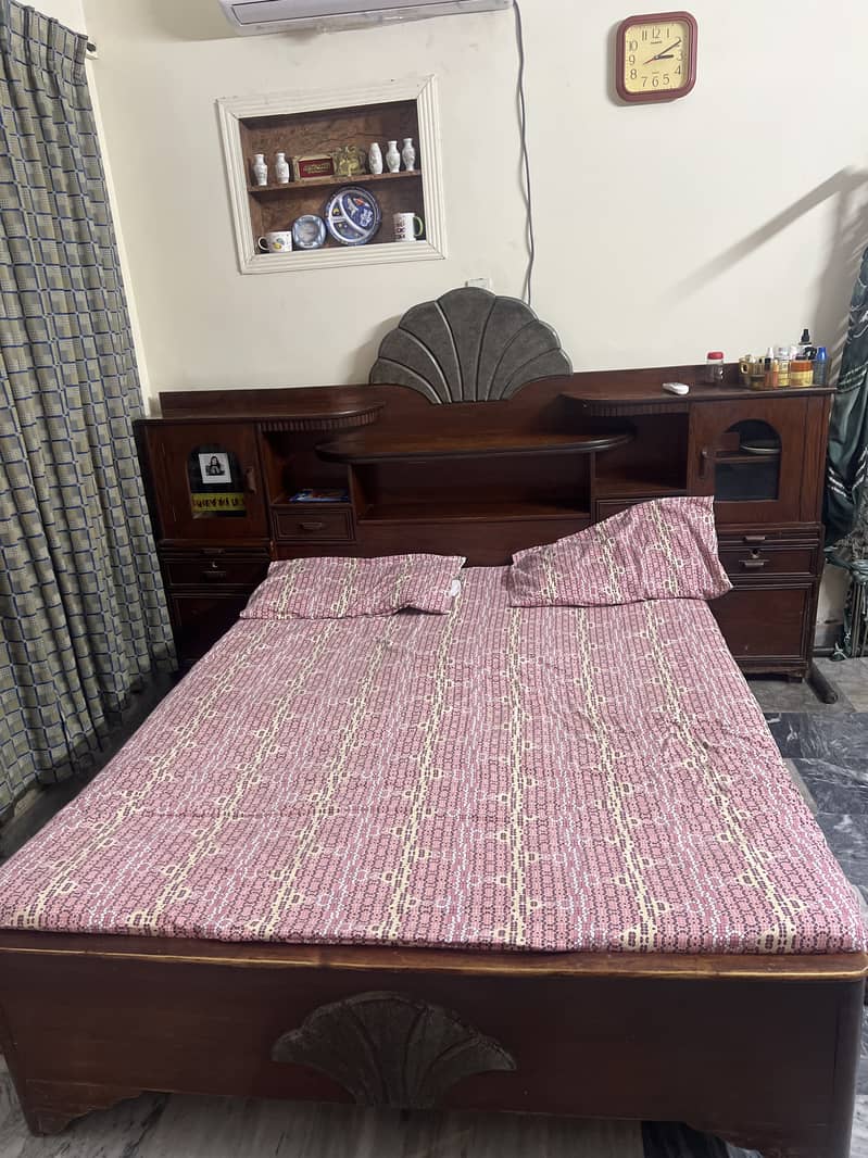 Double bed 0