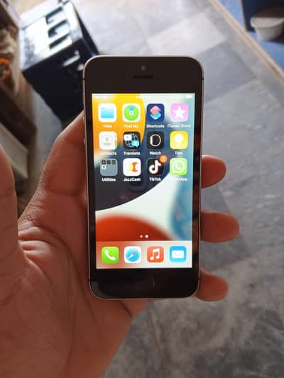 Apple iPhone SE