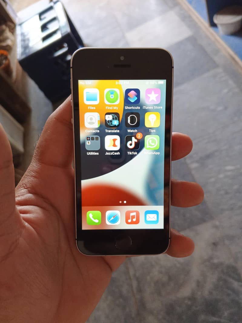 Apple iPhone SE 0