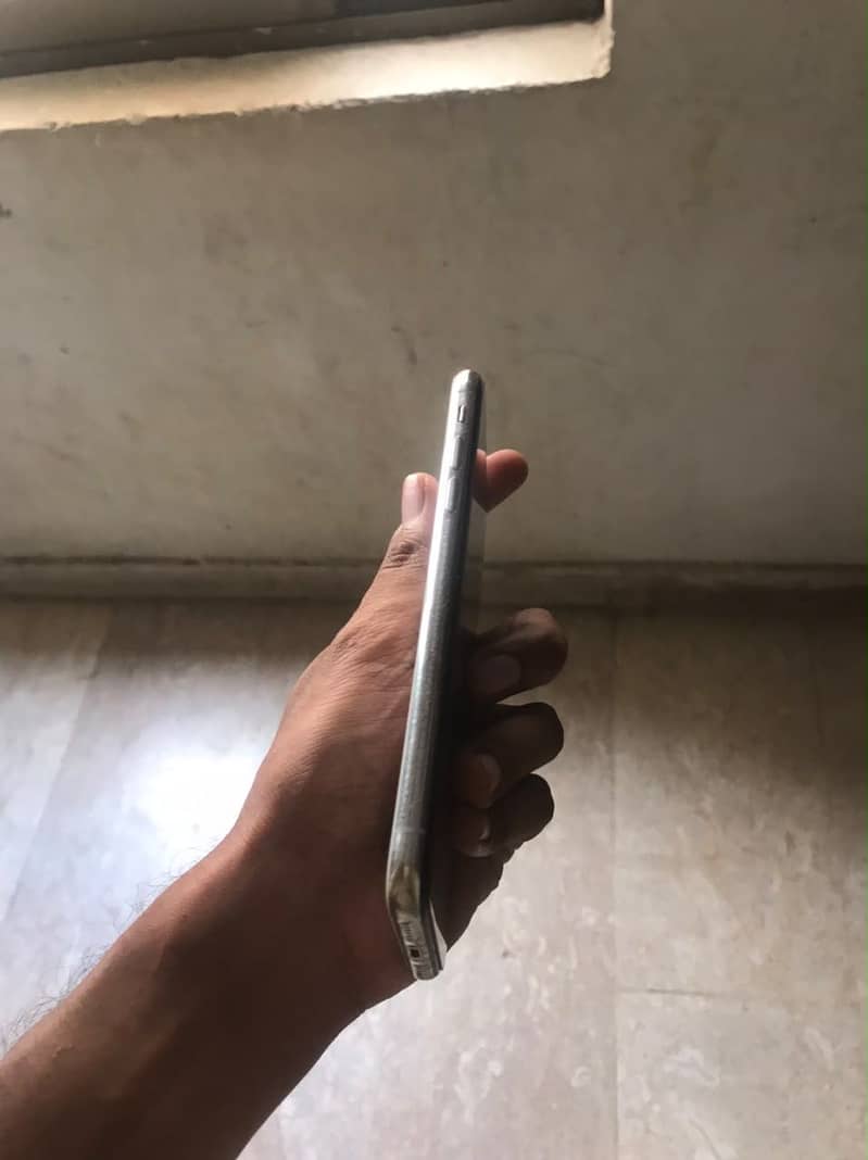 Apple iPhone X 3