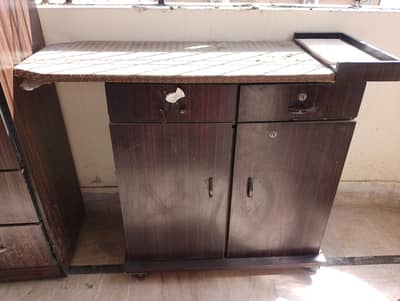 Iron stand wooden in used condition all good