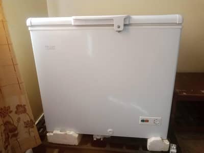 Hair deep freezer (HDF 285 Inverter)