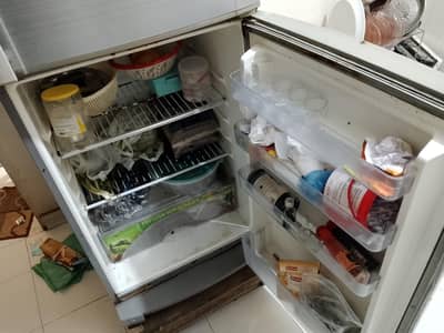 Dawlance fridge. 2 dor good saize