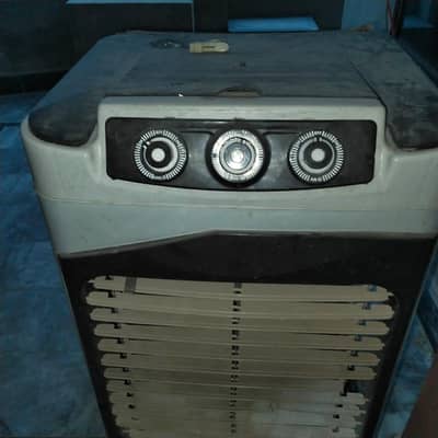 urgent sale air cooler & 2 solar plates in working position