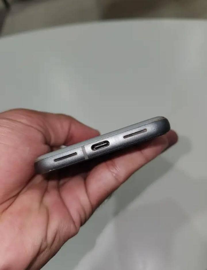 Google Pixel 8 2
