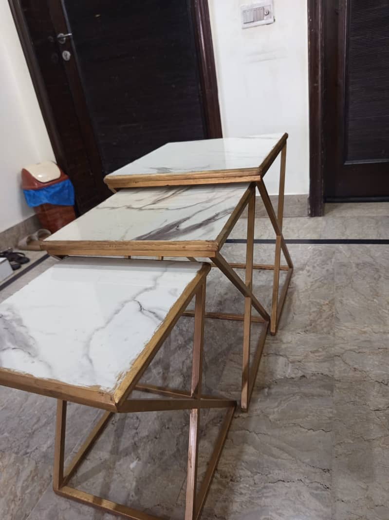 table good condition 3
