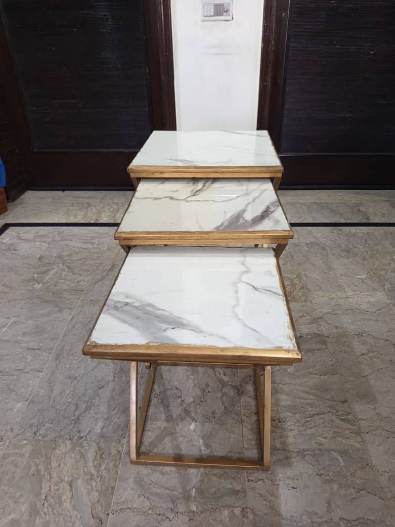 table good condition 4
