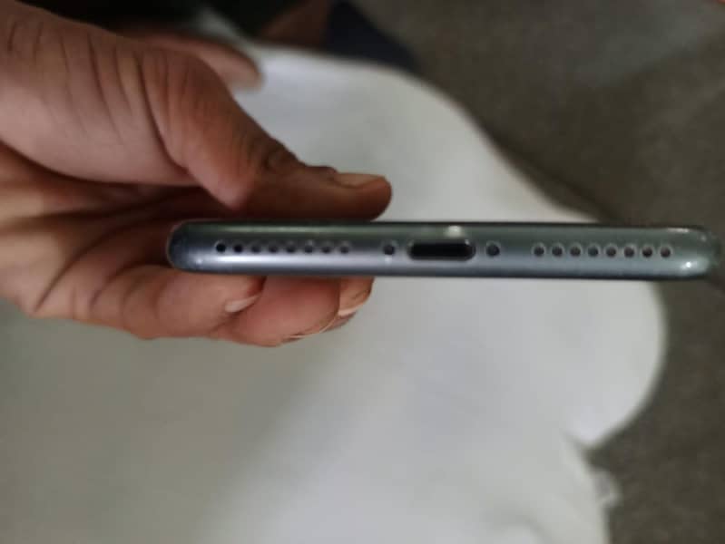 Apple iPhone 8 Plus 1