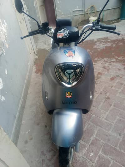 Scooty aik dum fit hy or out class condition mn hy