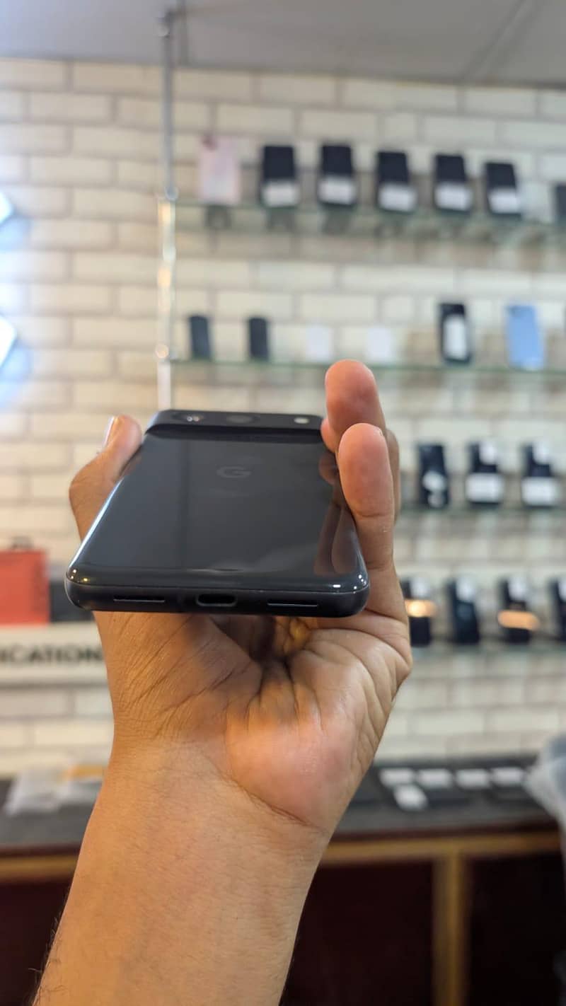 Google Pixel 8 3