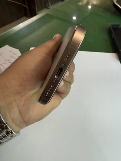 Apple iPhone 16 Pro