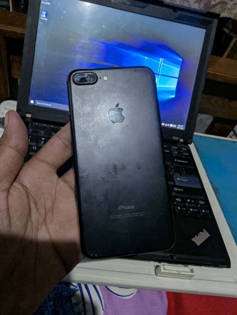 Apple iPhone 7 Plus 6