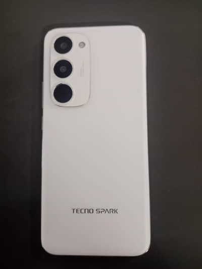 Tecno spark 40 pro plus