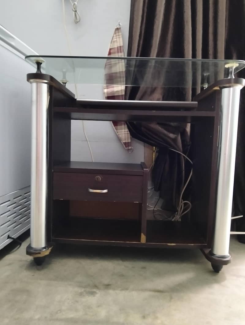 computer table/tv table 0