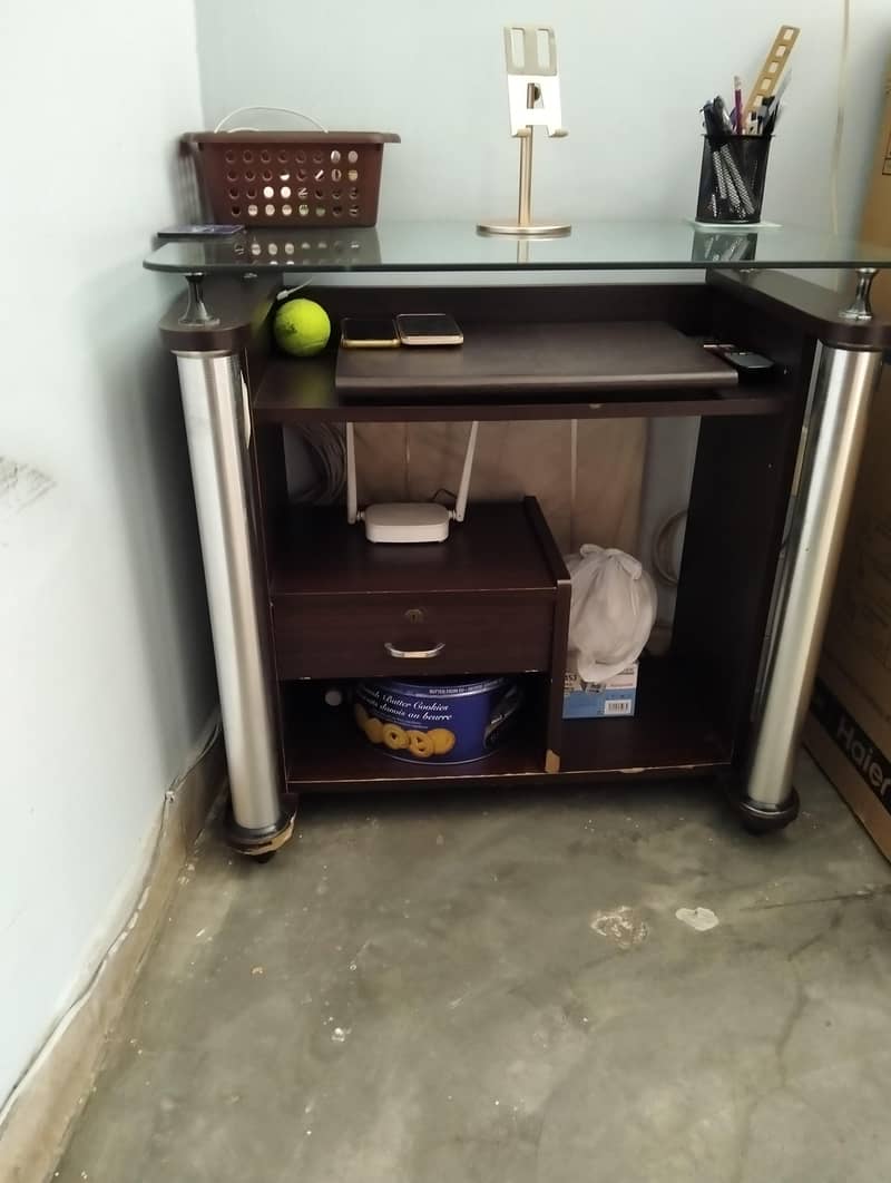 computer table/tv table 2