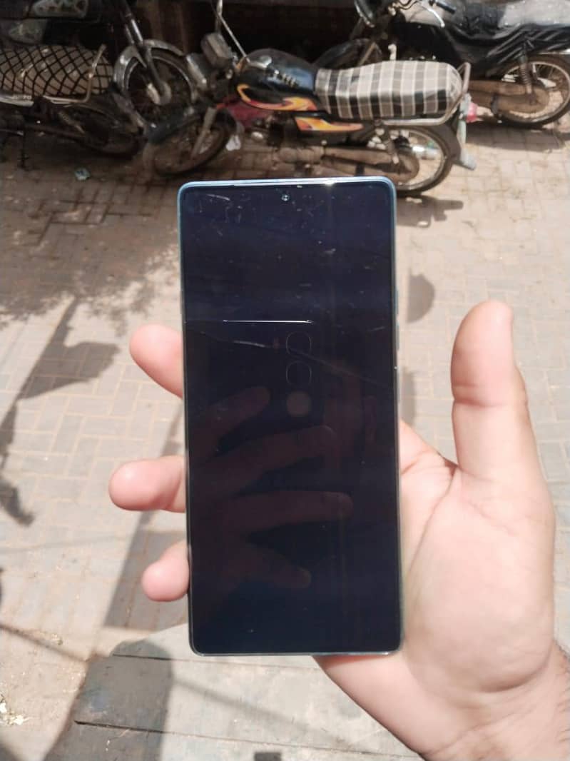 Tecno CAMON 40 1