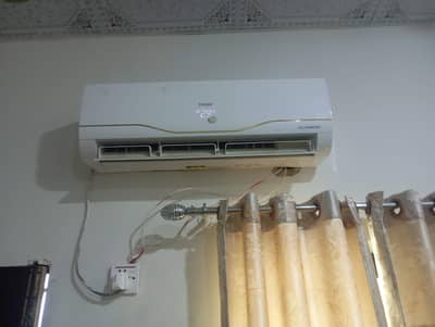 1 Ton Haier AC DC inverter