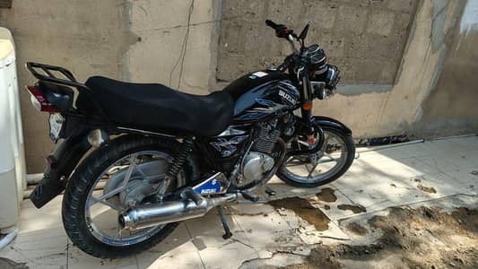 SUZUKI 150 SE // 2021 MODEL