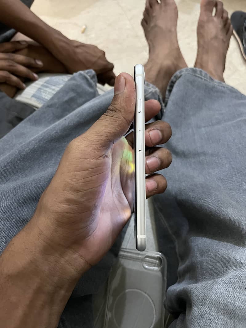 Apple iPhone SE 6