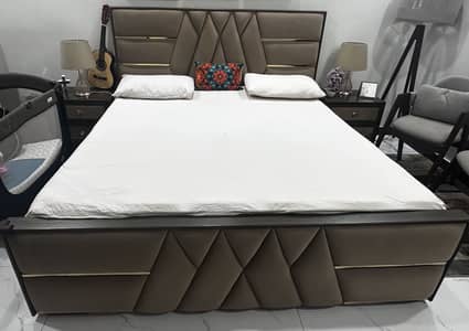 Neat & Clean King size Bed Set for Sale
