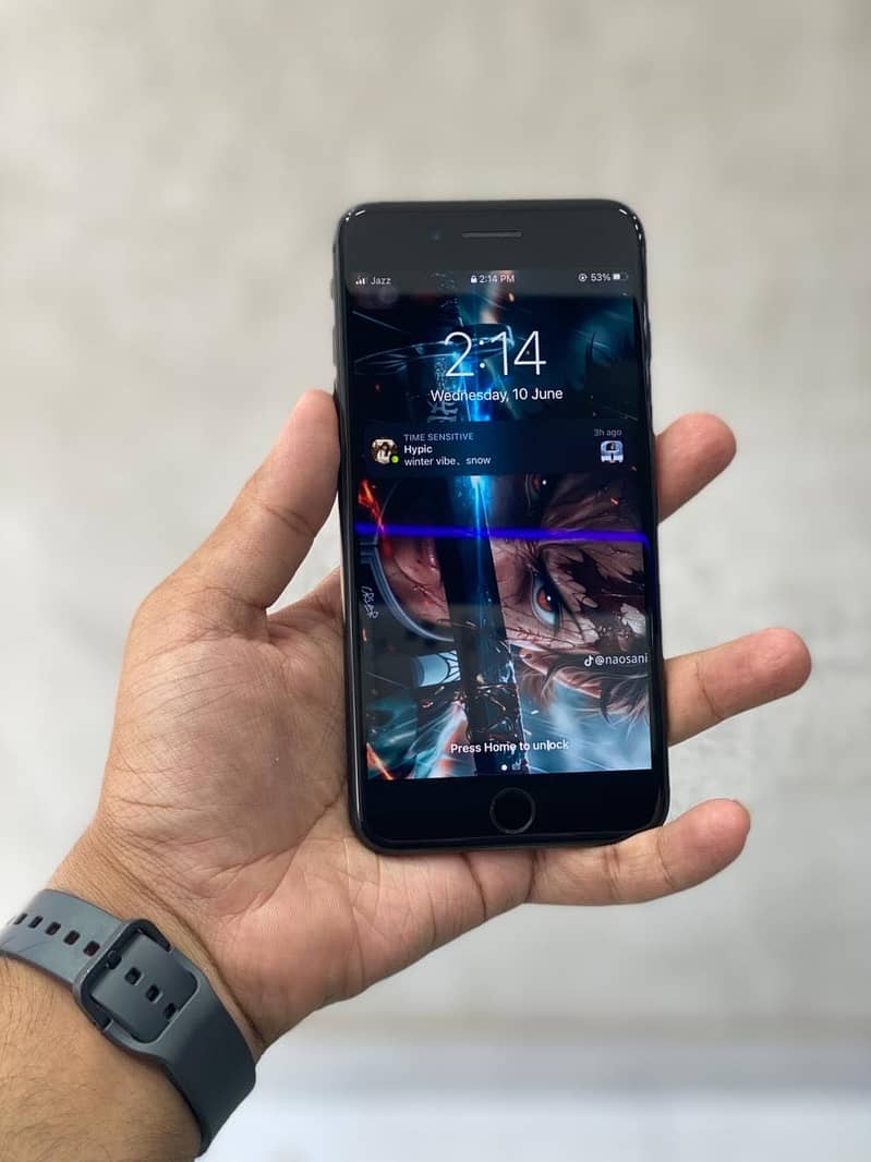 Apple iPhone 7 Plus 1