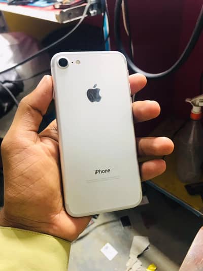 iPhone 7. . all ok 128gb original battery  home btn khrb fineger ok