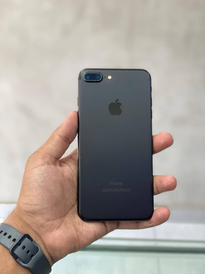 Apple iPhone 7 Plus 2