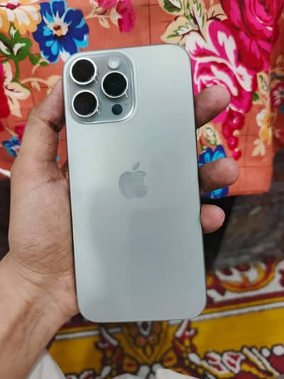 Apple iPhone 16 Pro Max iCloud locked