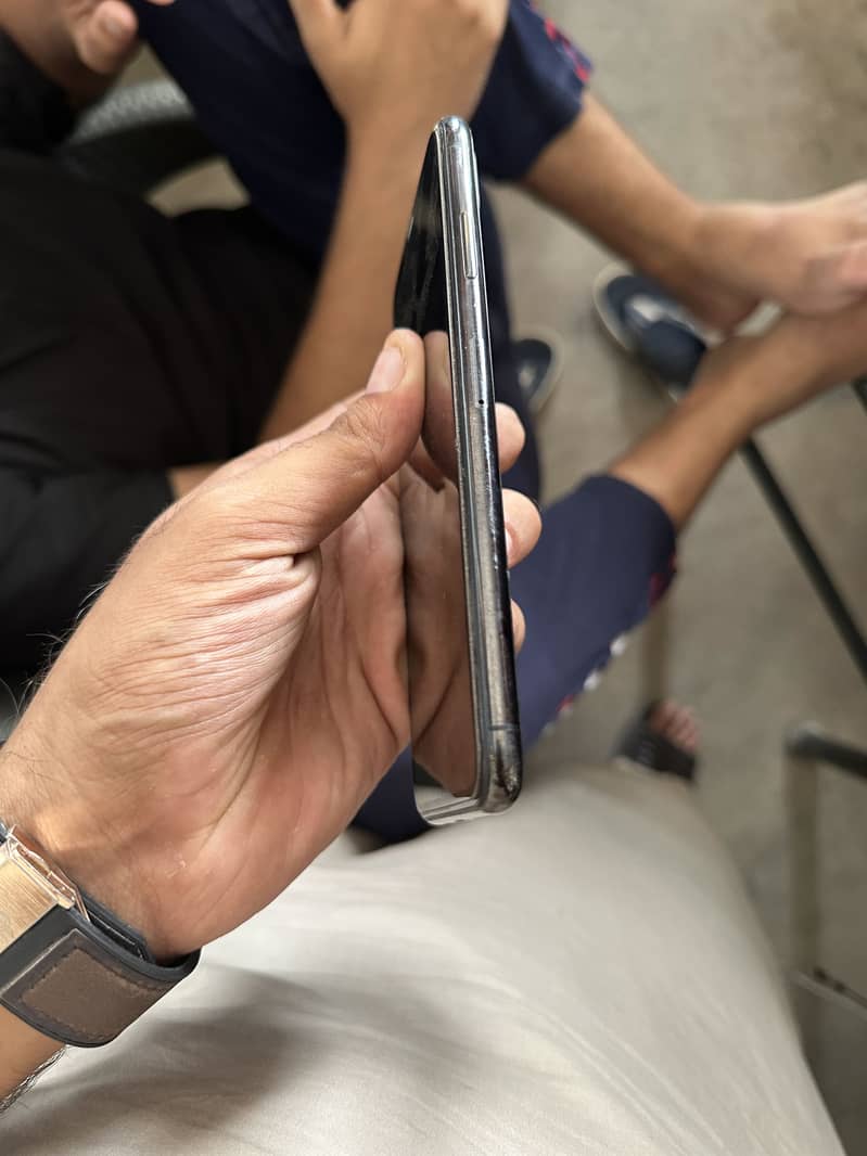 xs max 6