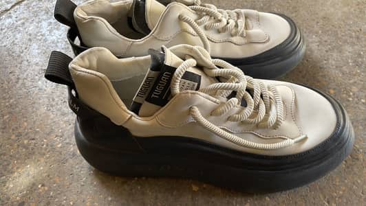 Mens shoes 9/10 condition rarely used