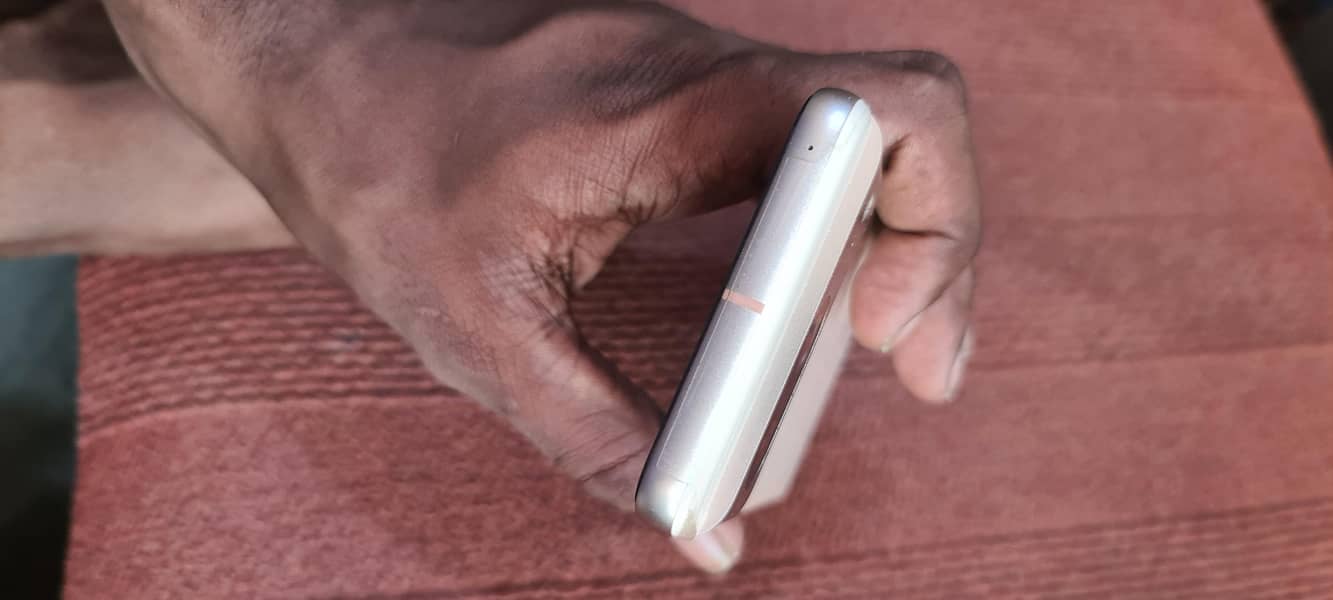 Google Pixel 8 0