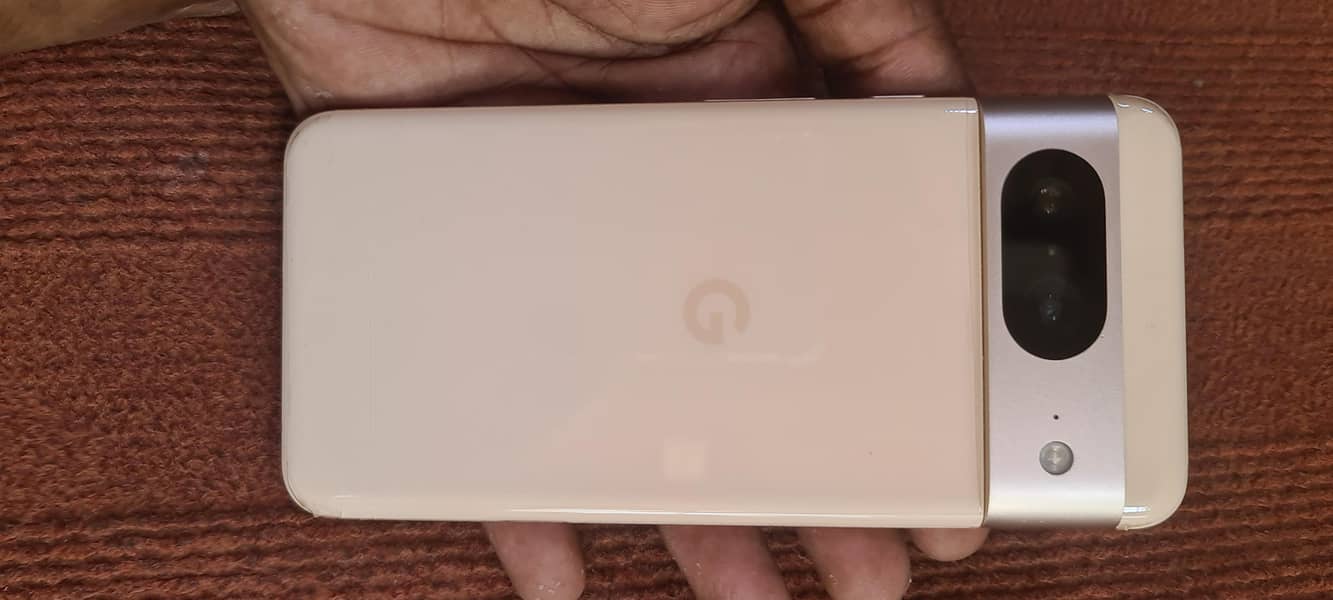 Google Pixel 8 4