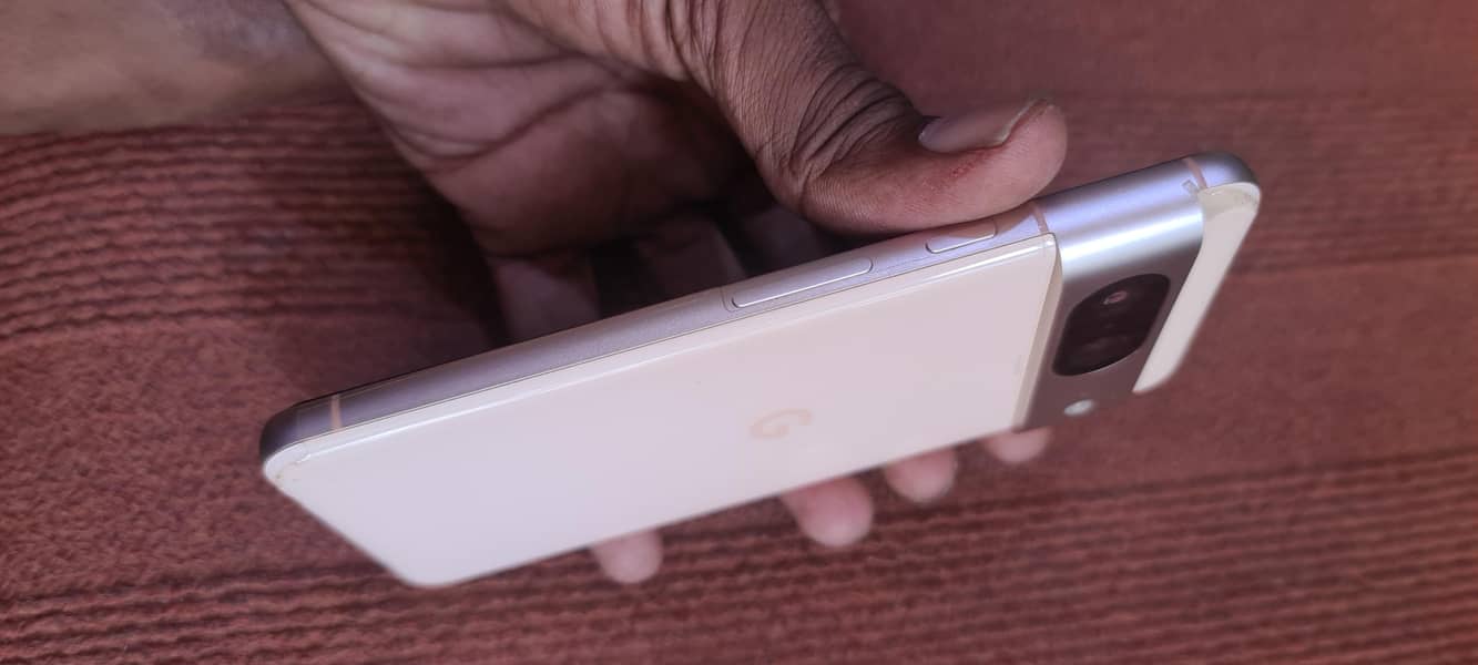 Google Pixel 8 5