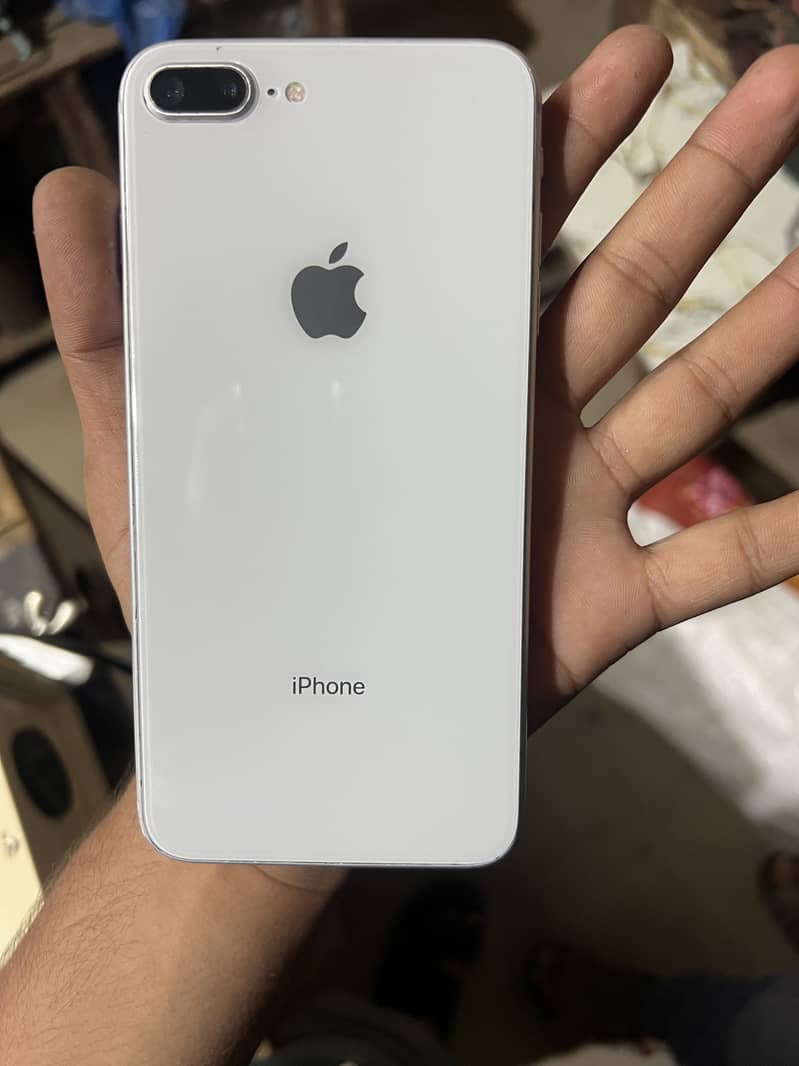 Apple iPhone 8 Plus 0