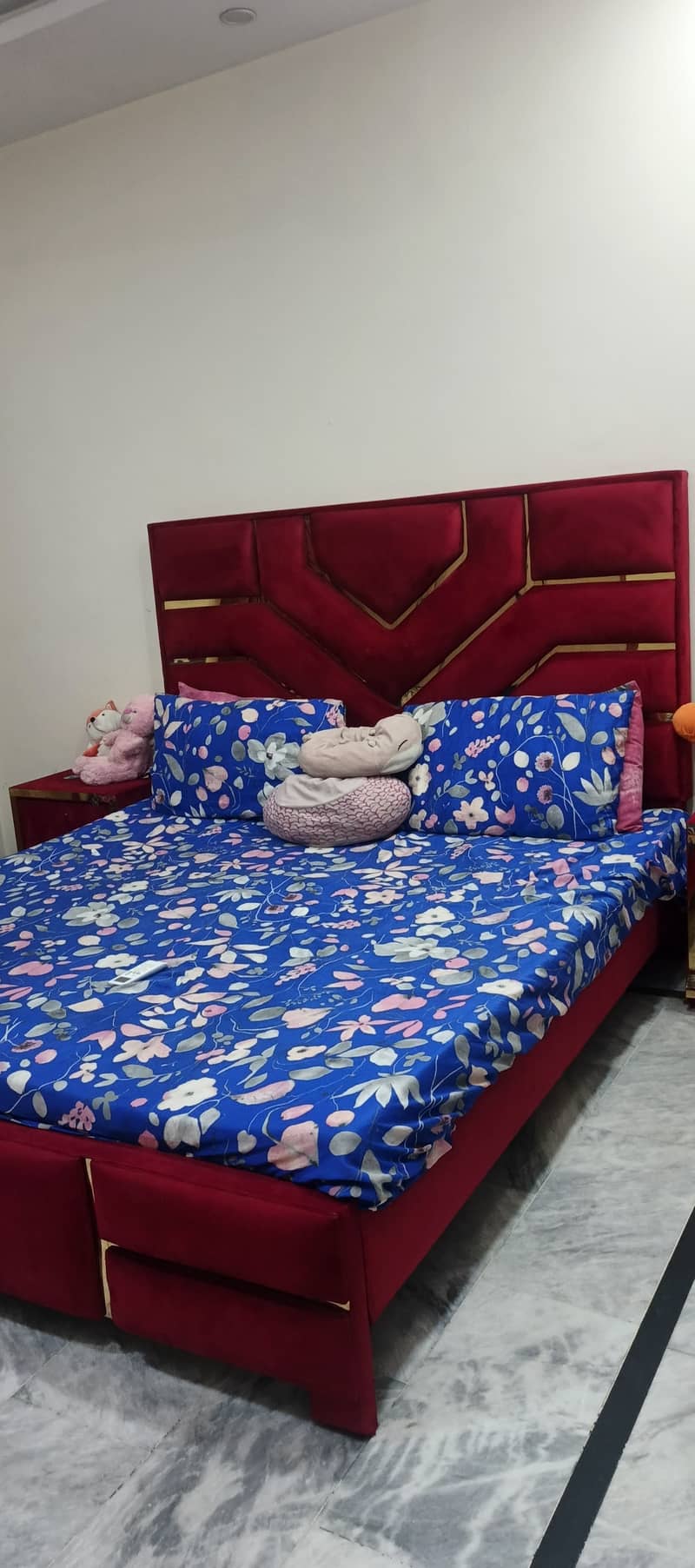 Double Bed 0