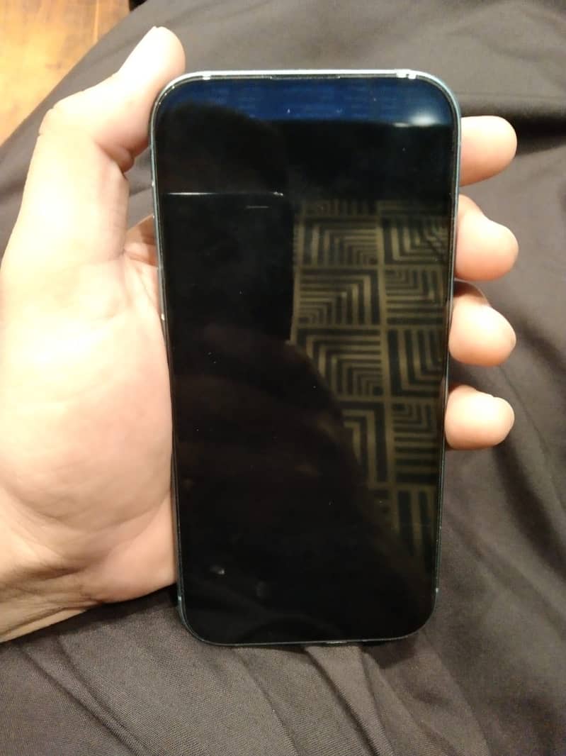 Apple iPhone 16 2