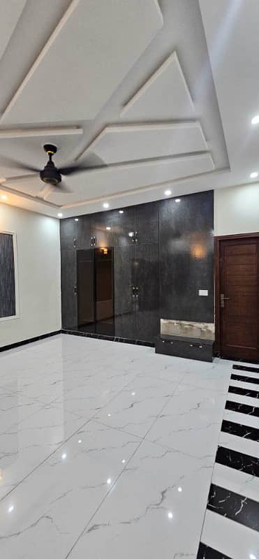 10 Marla Upper Portion For Rent in Bismillah housing scheme