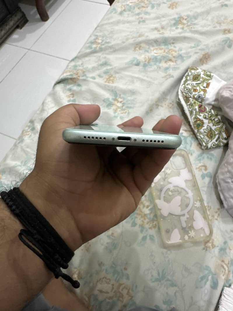 iPhone 11 2