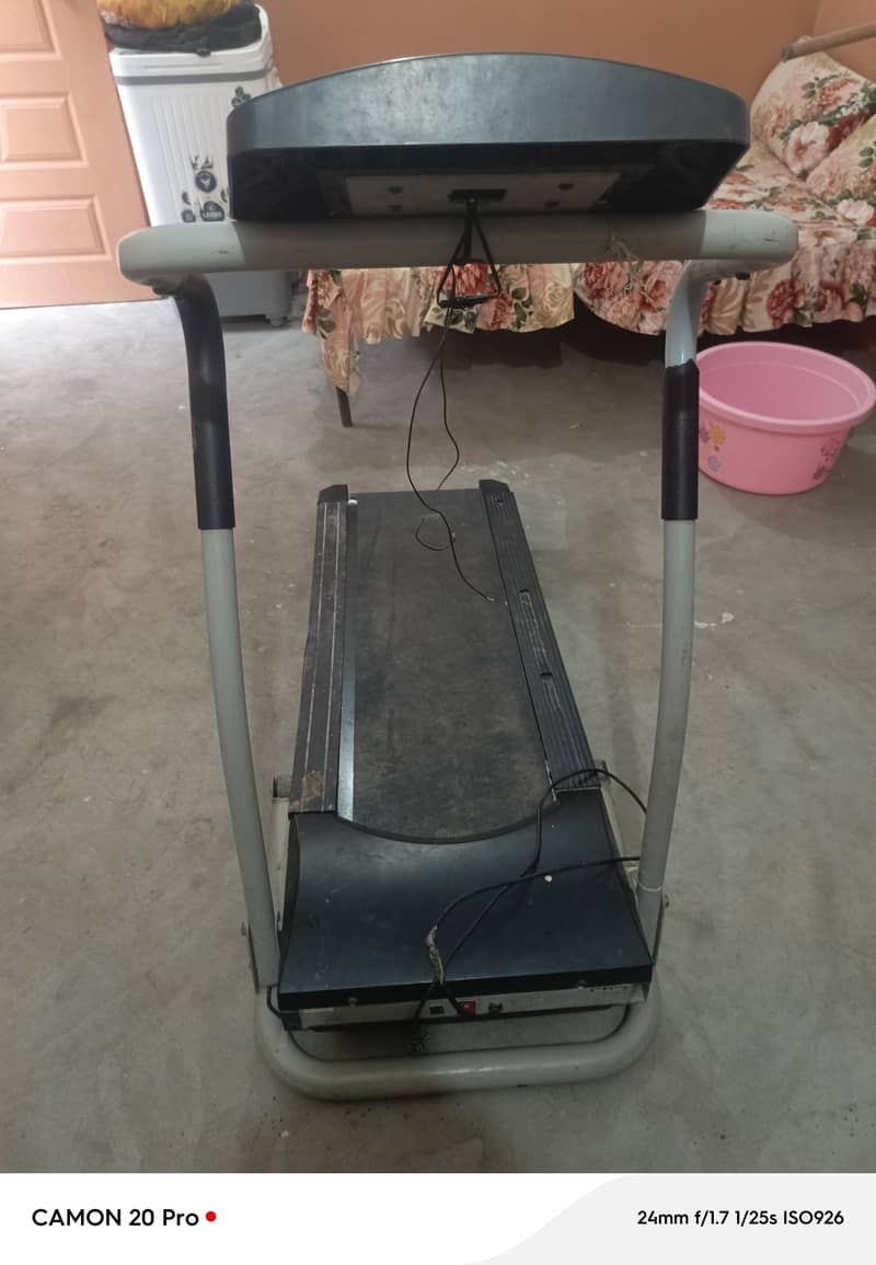 Running machine 4