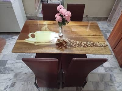4 seater decent dining table for sale