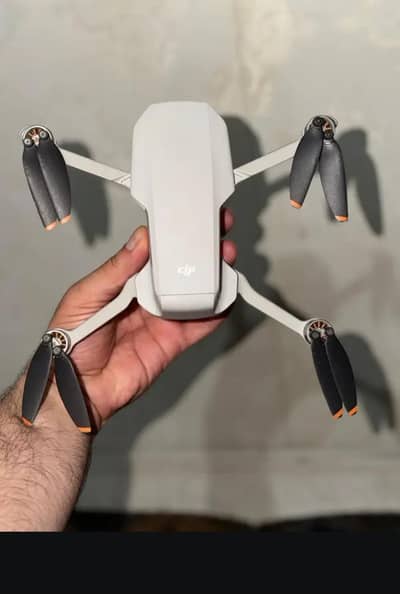 DJI Mini 2 Fly More Combo (Condition 9.5/10)