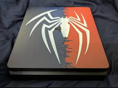 PS4 Slim Mint Condition Jailbroken with 2 controllers